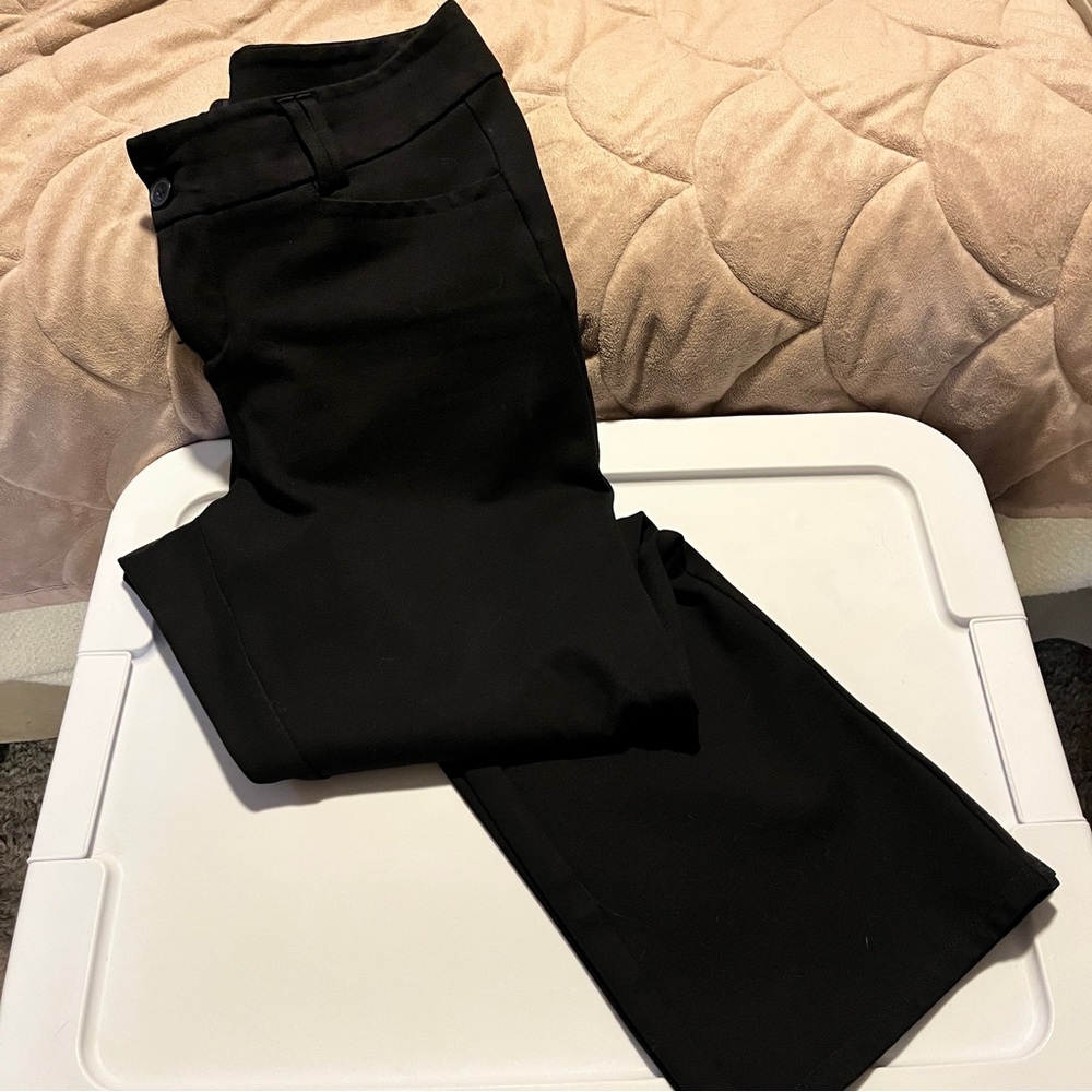 Beautiful Torrid Studio pants 🎩